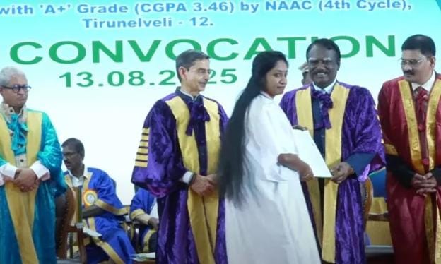 தமிழக ஆளுநரிடம் பட்டம் பெற விரும்பவில்லை-  ஷாக் கொடுத்த நாகர்கோவில் மாணவி!