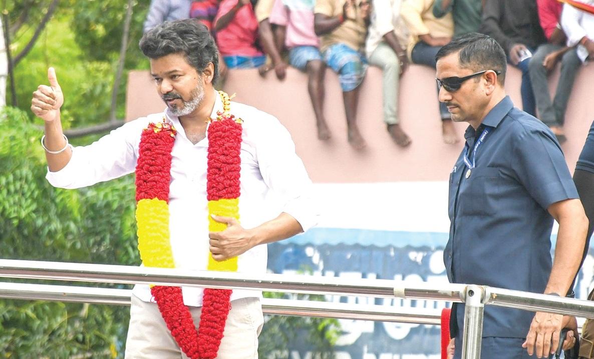 யார் பொறுப்பு?… தவெக தலைவர் விஜய்க்கு உயர் நீதிமன்றம் சரமாரி கேள்வி
