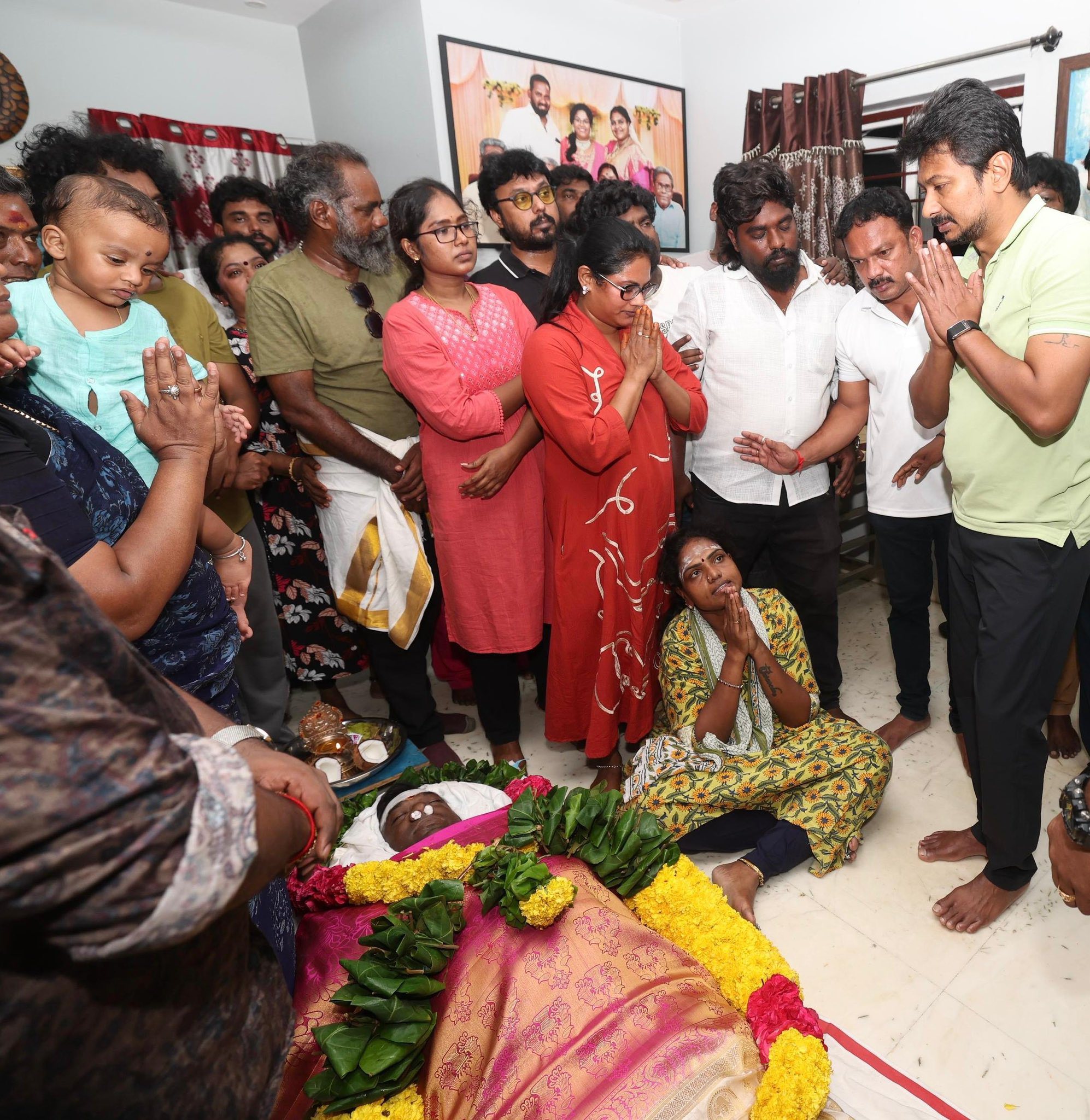 நடிகர் ரோபோ சங்கர் உடலுக்கு உதயநிதி ஸ்டாலின் நேரில் அஞ்சலி