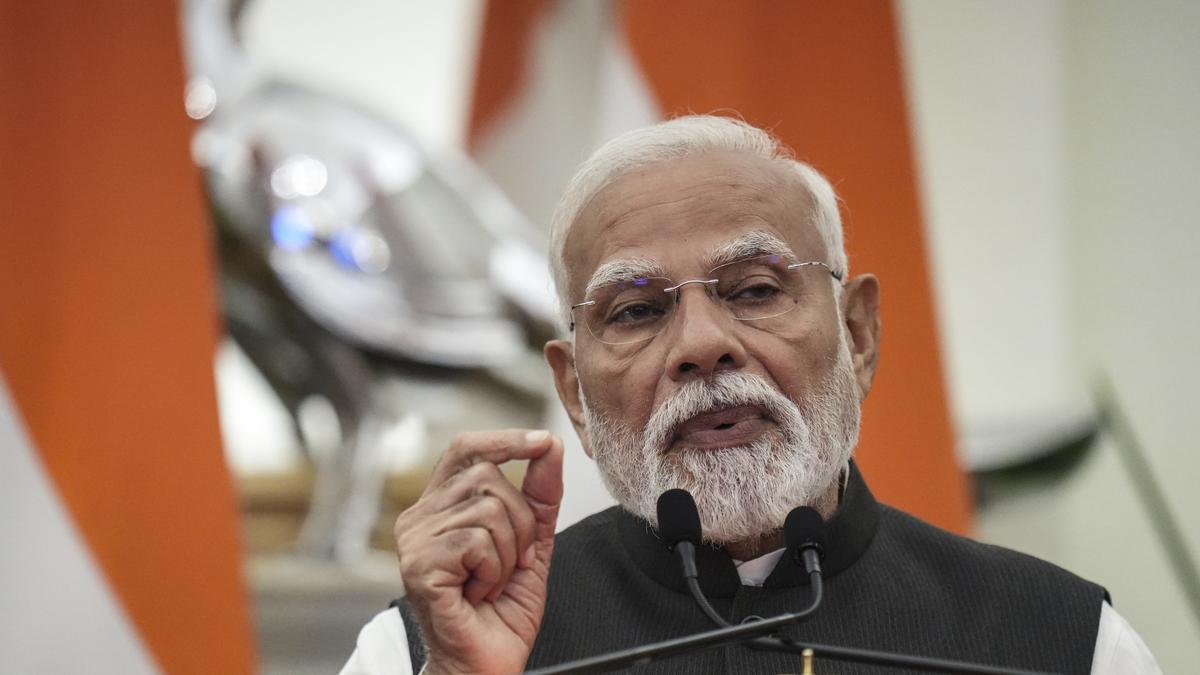 பயங்கரவாதம் எந்த வடிவில் வந்தாலும் இந்தியா எதிர்க்கும் – இஸ்ரேலுக்கு மோடி கண்டனம்