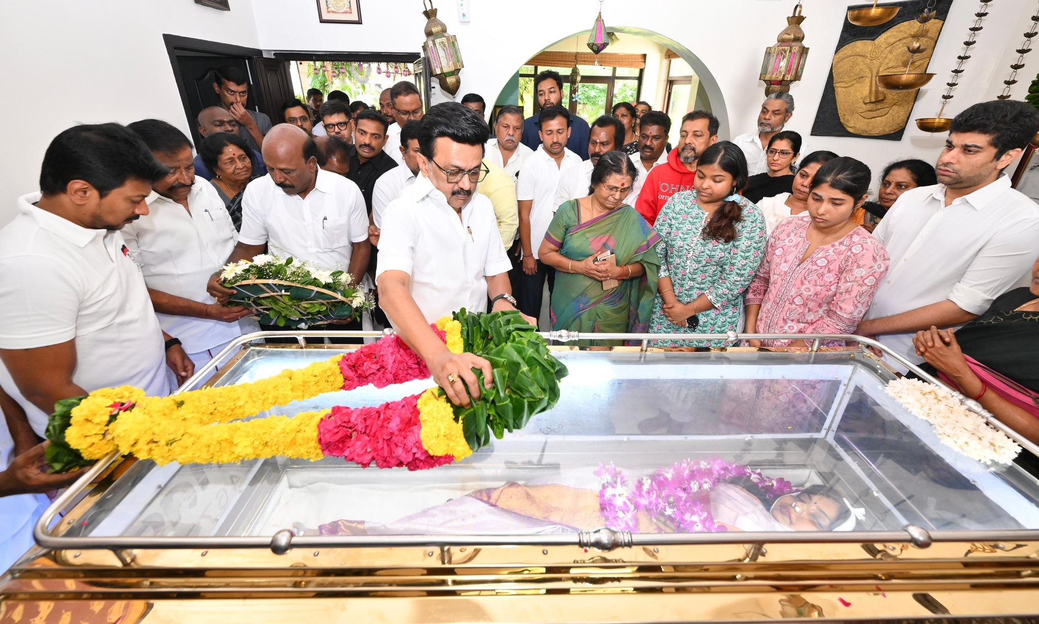 பீலா வெங்கடேசன் உடலுக்கு தமிழ்நாடு முதலமைச்சர் மு.க.ஸ்டாலின் அஞ்சலி!