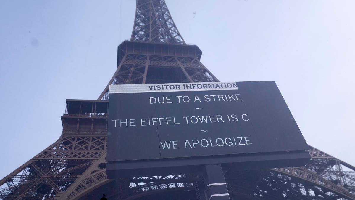 உலகப் புகழ்பெற்ற ஈபிள் டவர் மூடல்… சுற்றுலா பயணிகள் ஏமாற்றம்