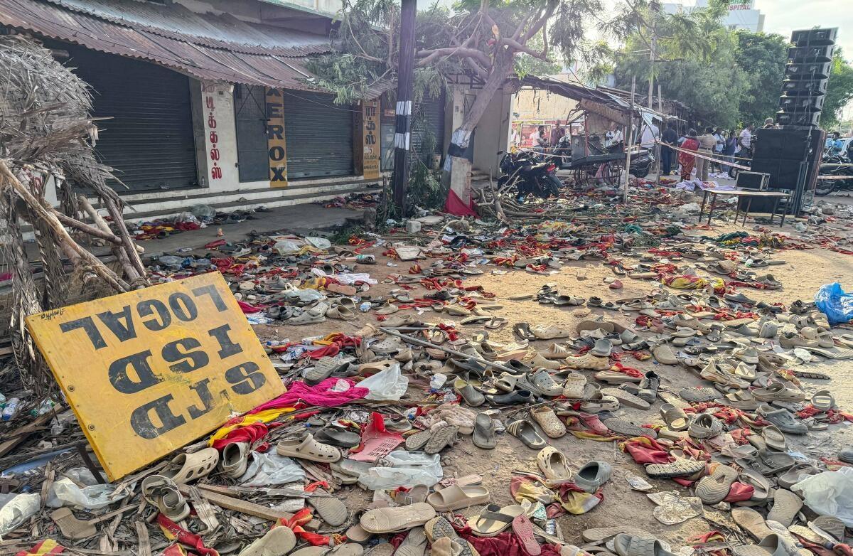 கரூரில் சிறப்பு புலனாய்வுக்குழு விசாரிக்கக் கூடாது…உச்சநீதிமன்றத்தில் தவெக மனு!