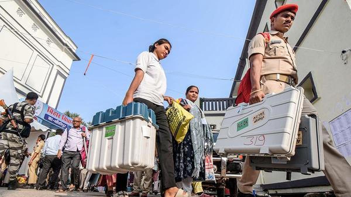 பிஹாரில் வாக்குப்பதிவு தொடங்கியது…121 தொகுதிகளில் இன்று முதல்கட்ட தேர்தல்!