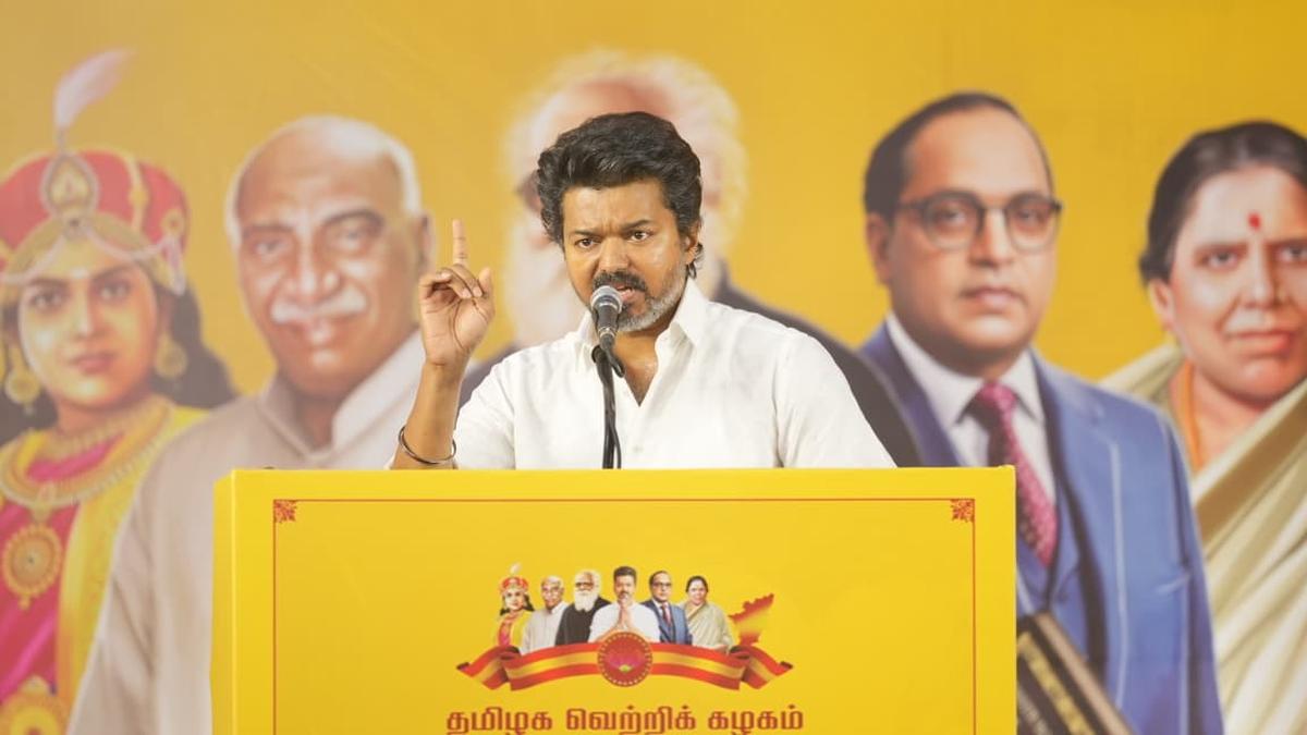 புதுச்சேரியில் இன்று விஜய் பொதுக்கூட்டம்: தவெகவினருக்கு போலீஸ் கெடுபிடி!