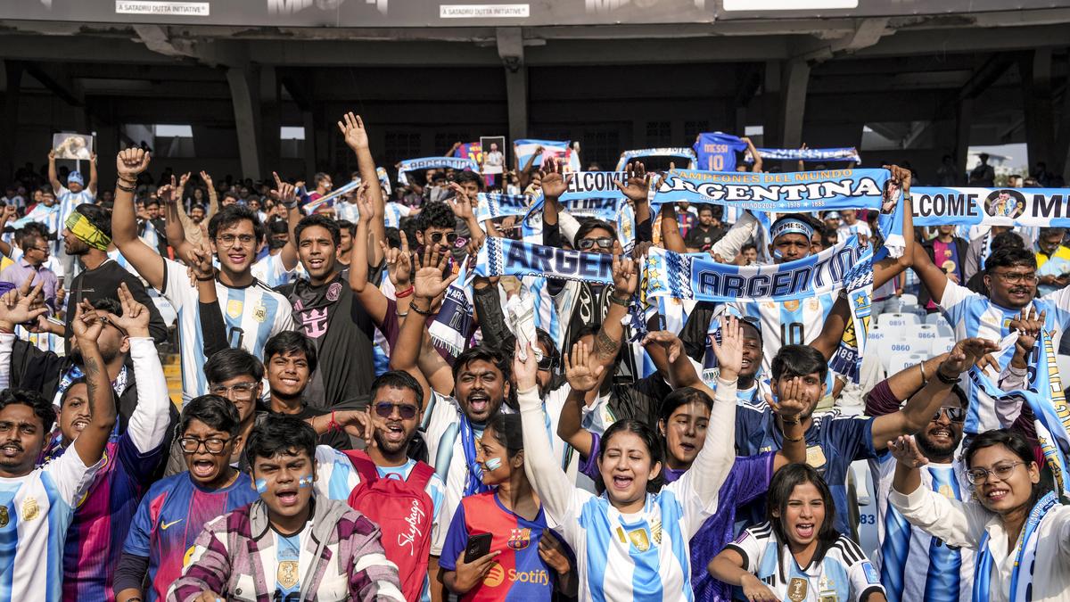 கால்பந்து ஜாம்பவான் மெஸ்ஸிக்கு கொல்கத்தாவில் உற்சாக வரவேற்பு