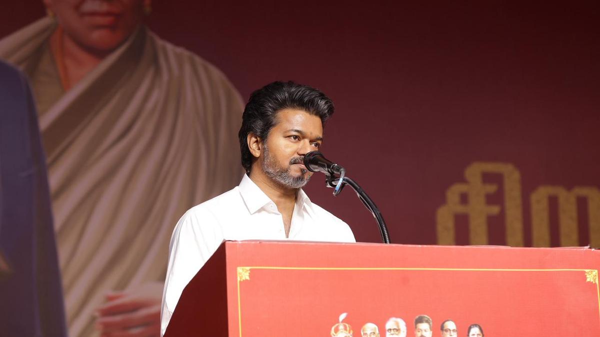 விஜய் நாளை அவசர ஆலோசனை…பனையூரில் மாவட்ட செயலாளர்கள் கூட்டம்